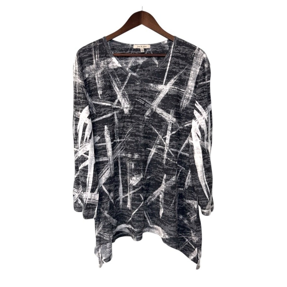 Jess and Jane t-shirt women's 2X gray abstract artsy boho asymmetrical casual